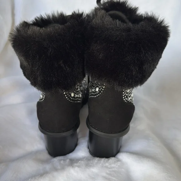 LAUREN LORRAINE PEARL-AND RHINESTONE FUR HEELED BOOTIE SIZE 6 - Picture 3 of 9